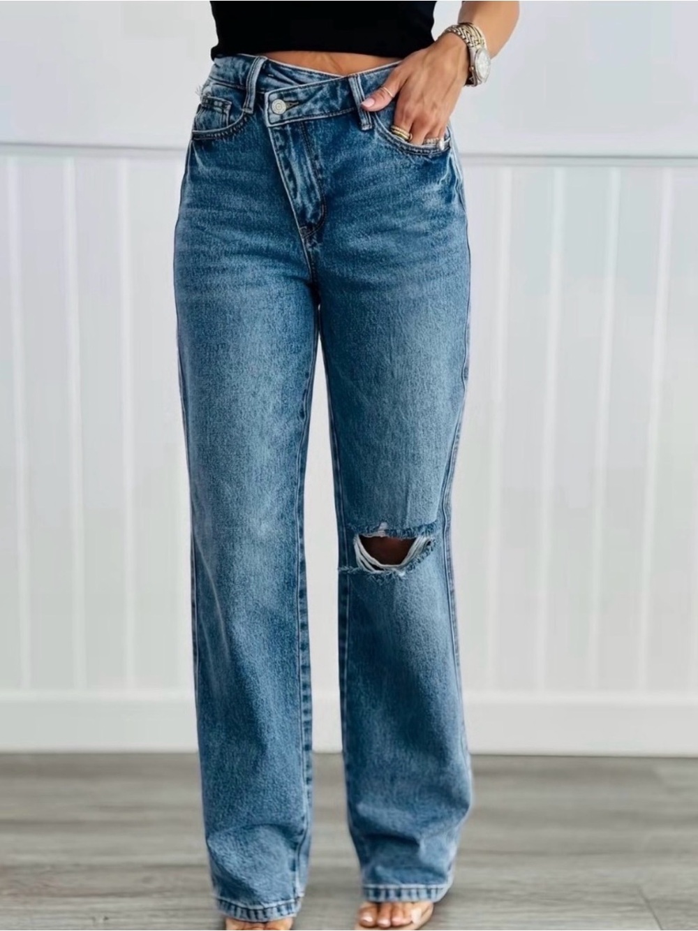 Judy Blue Medium Blue High-Rise Wide Leg Jeans with Knee Rip